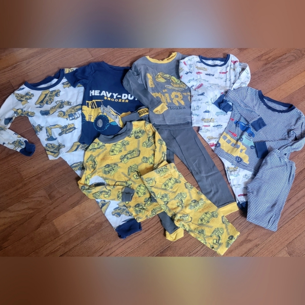 Five sets of Carter Pajamas Trucks and Cars Size 4T